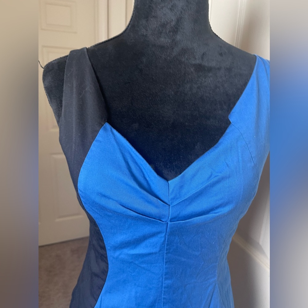 T Tahari Sleeveless Fitted Sheath Dress Blue/Black Size 6 - Picture 4 of 11